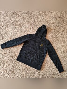 Nike Air Jordan Boys Sweatshirt Hoodie Black Logoed Youth Size M 10-12 Yrs old
